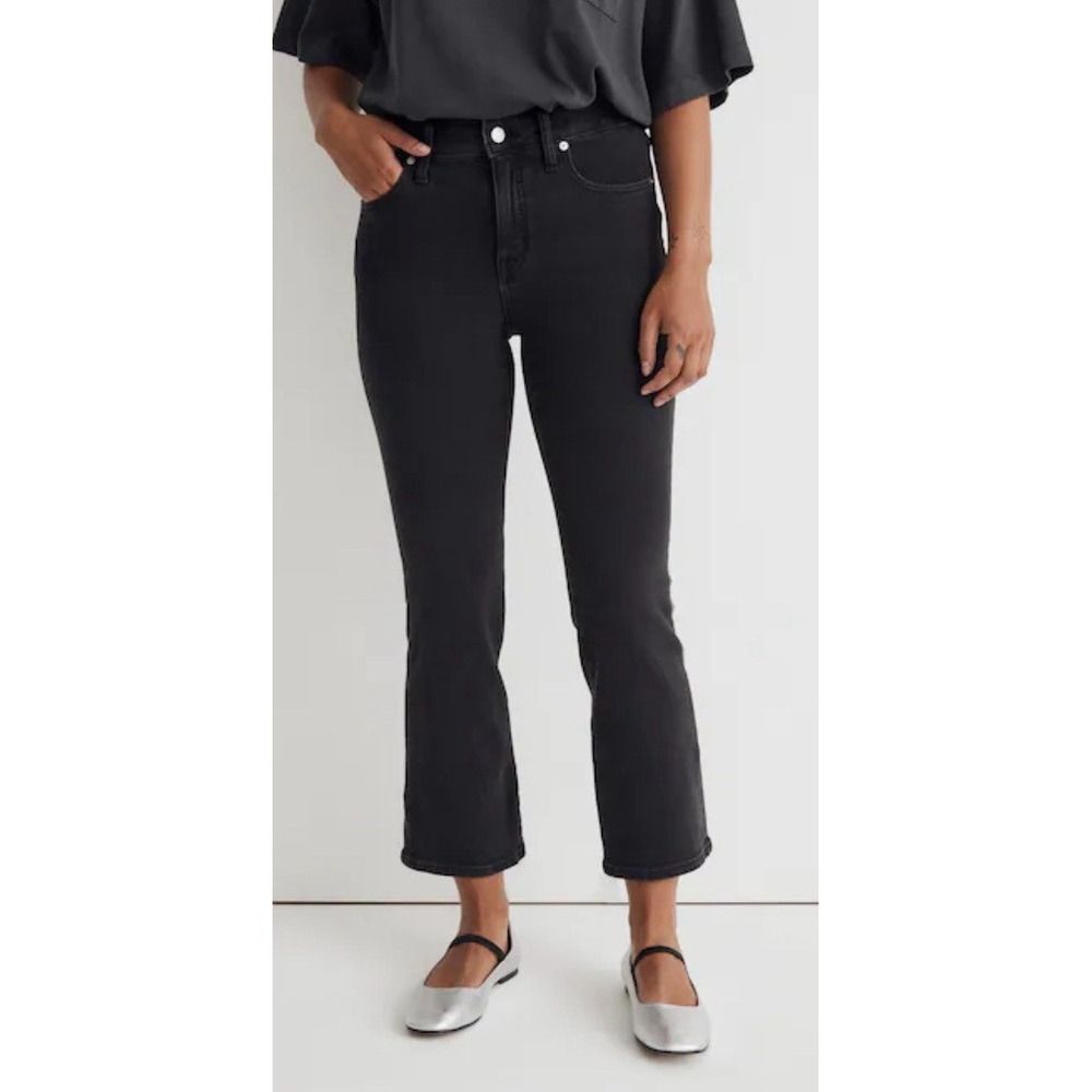 Madewell Women's Curvy Kick Out Jeans Crop Washed Black‎ Size 24 Stretch Boot
